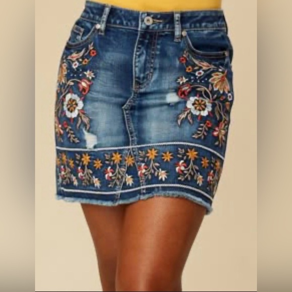 Altar’d State Embroidered Boho Denim Mini Skirt - Sz Small - Picture 2 of 14